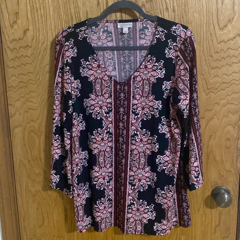 Dressbarn Large V-Neck black and burgundy dressy top with bell sleeves